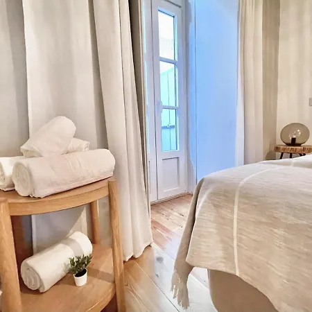 Rosario 3 With Patio By Homeful Homes Apartman Lisboa
